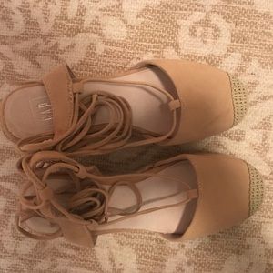 GAP tan wedges